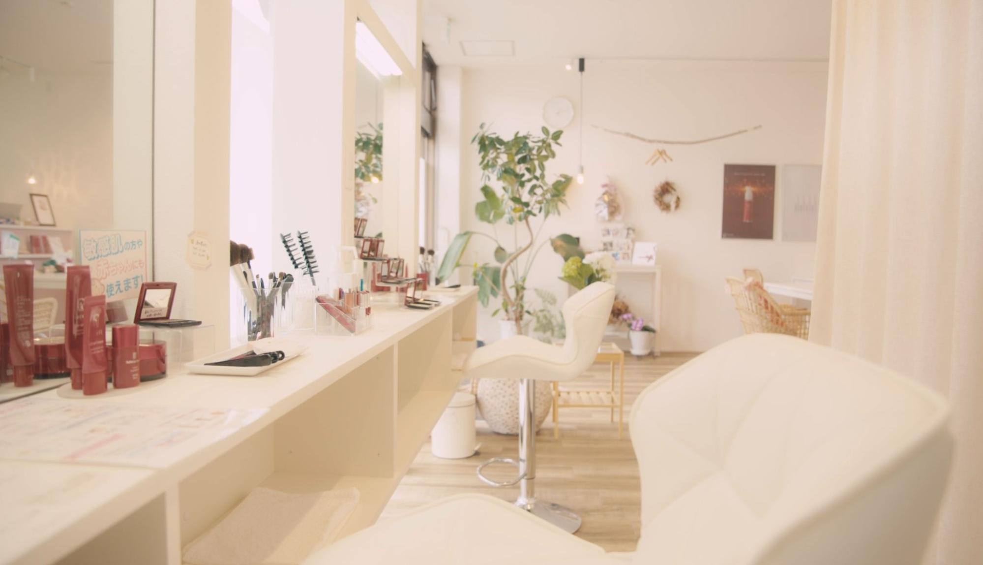 SR SALON Coralのメイクアップスペース
